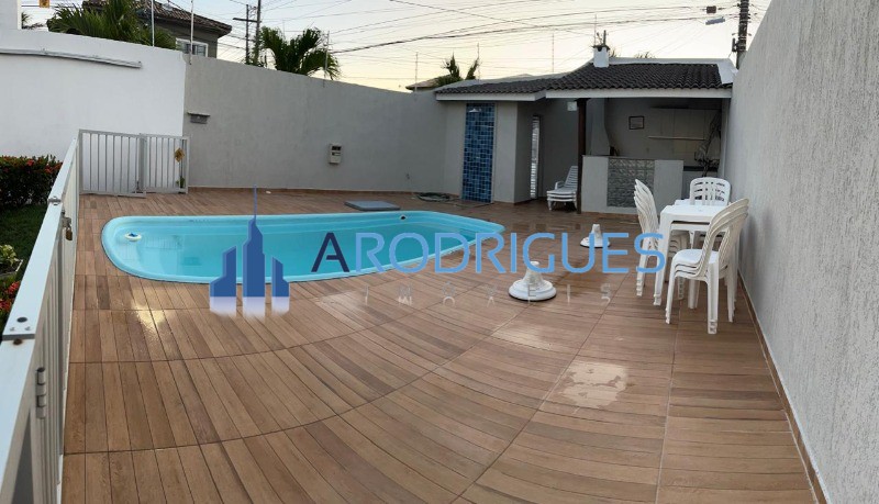 Casa, 4 quartos, 134 m² - Foto 2