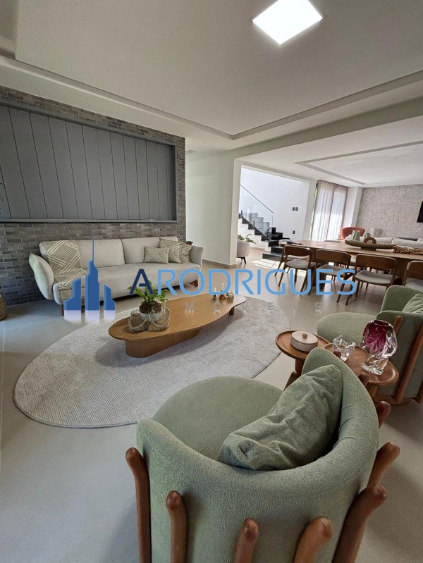 Casa, 4 quartos, 1790 m² - Foto 1