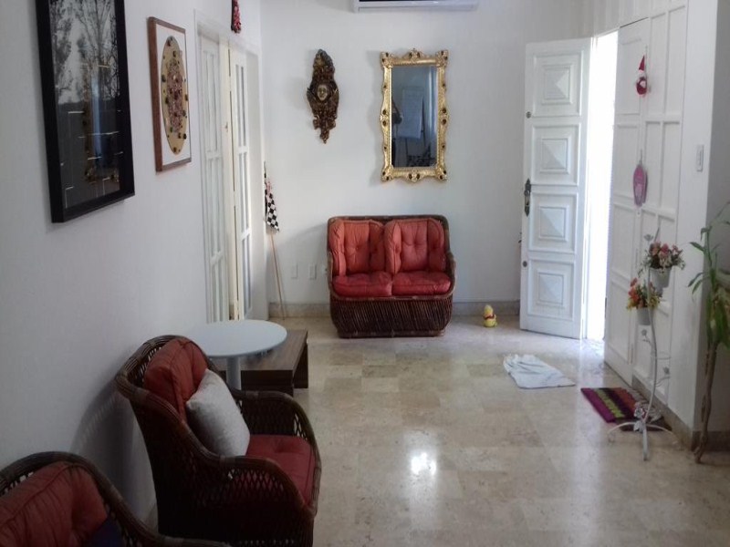 Casa ampla à venda na Federação, 5/4, área gourmet, piscina