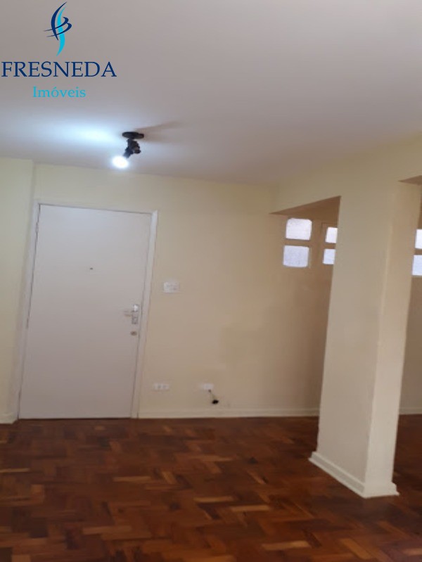 Apartamento à venda com 3 quartos, 77m² - Foto 2