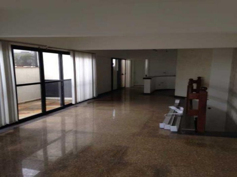Cobertura, 3 quartos, 223 m² - Foto 1