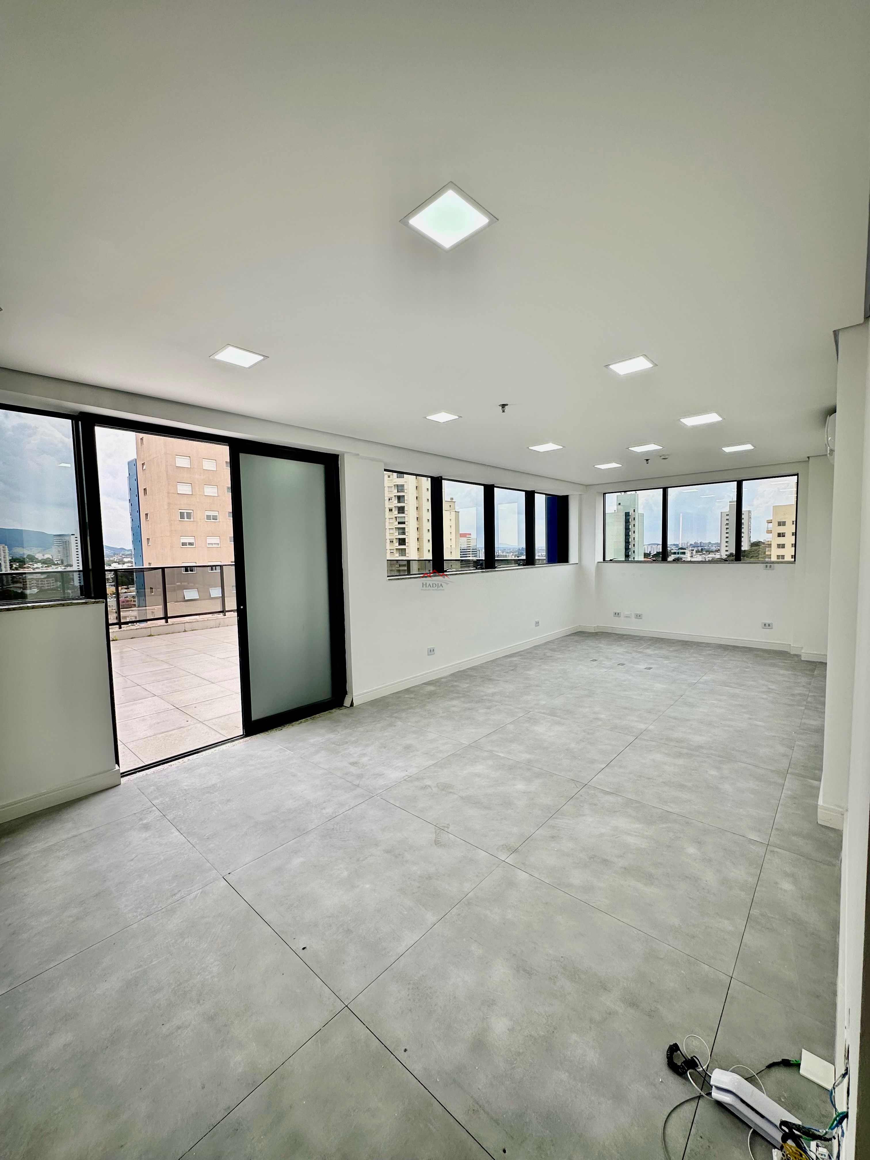 SALA COMERCIAL  VENDA NO EDIFCIO UFFIZI EM JUNDIA - SP