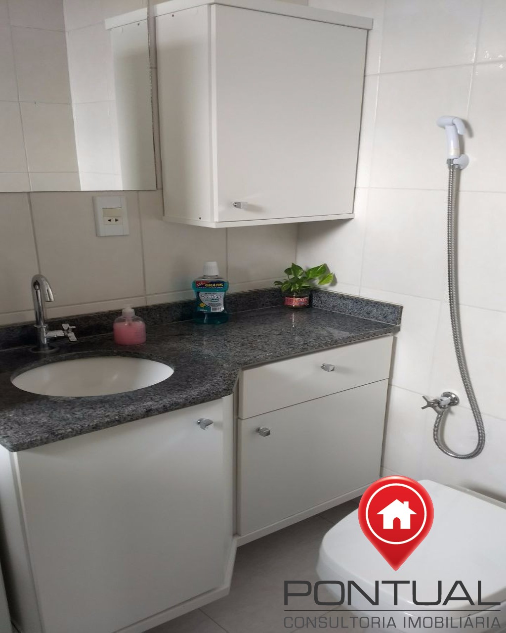 Apartamento à venda Edifício América, 2 dorms na Rua Sorocaba. Faça sua proposta! Pontual Imóveis sua imobiliária em Marília.