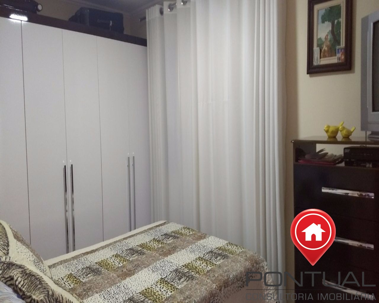 Apartamento à venda Edifício América, 2 dorms na Rua Sorocaba. Faça sua proposta! Pontual Imóveis sua imobiliária em Marília.