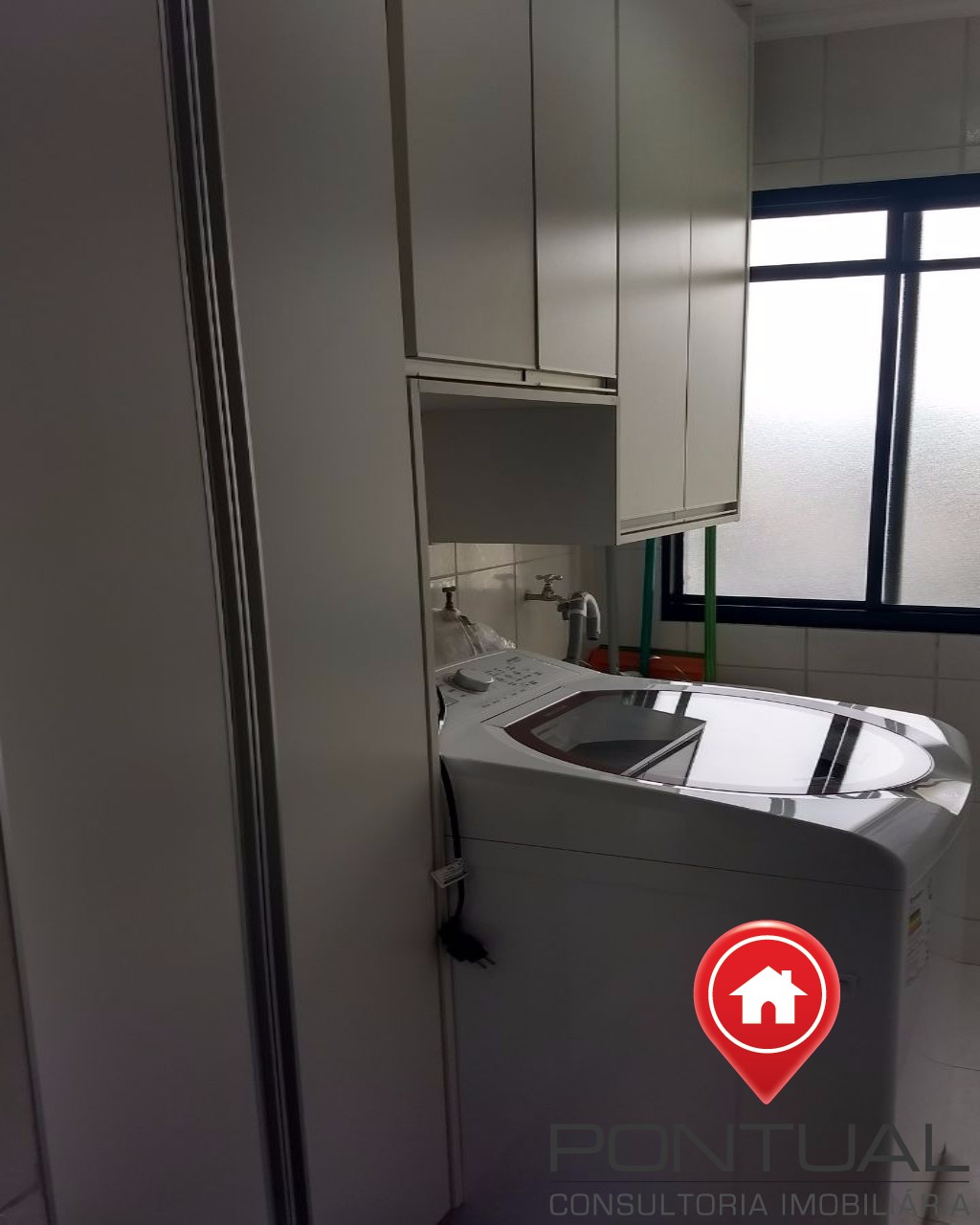 Apartamento à venda Edifício América, 2 dorms na Rua Sorocaba. Faça sua proposta! Pontual Imóveis sua imobiliária em Marília.