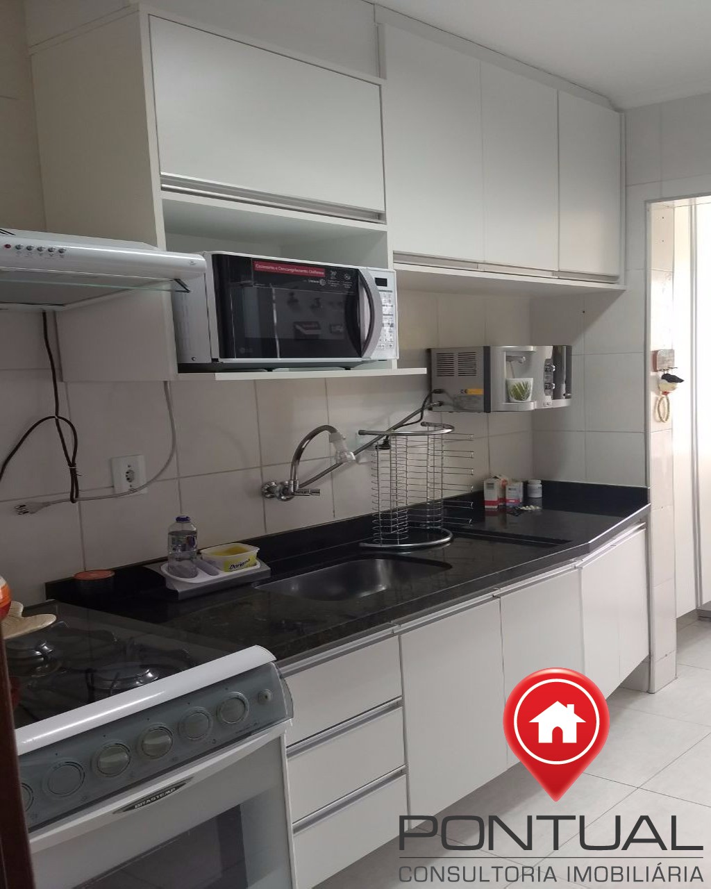 Apartamento à venda Edifício América, 2 dorms na Rua Sorocaba. Faça sua proposta! Pontual Imóveis sua imobiliária em Marília.