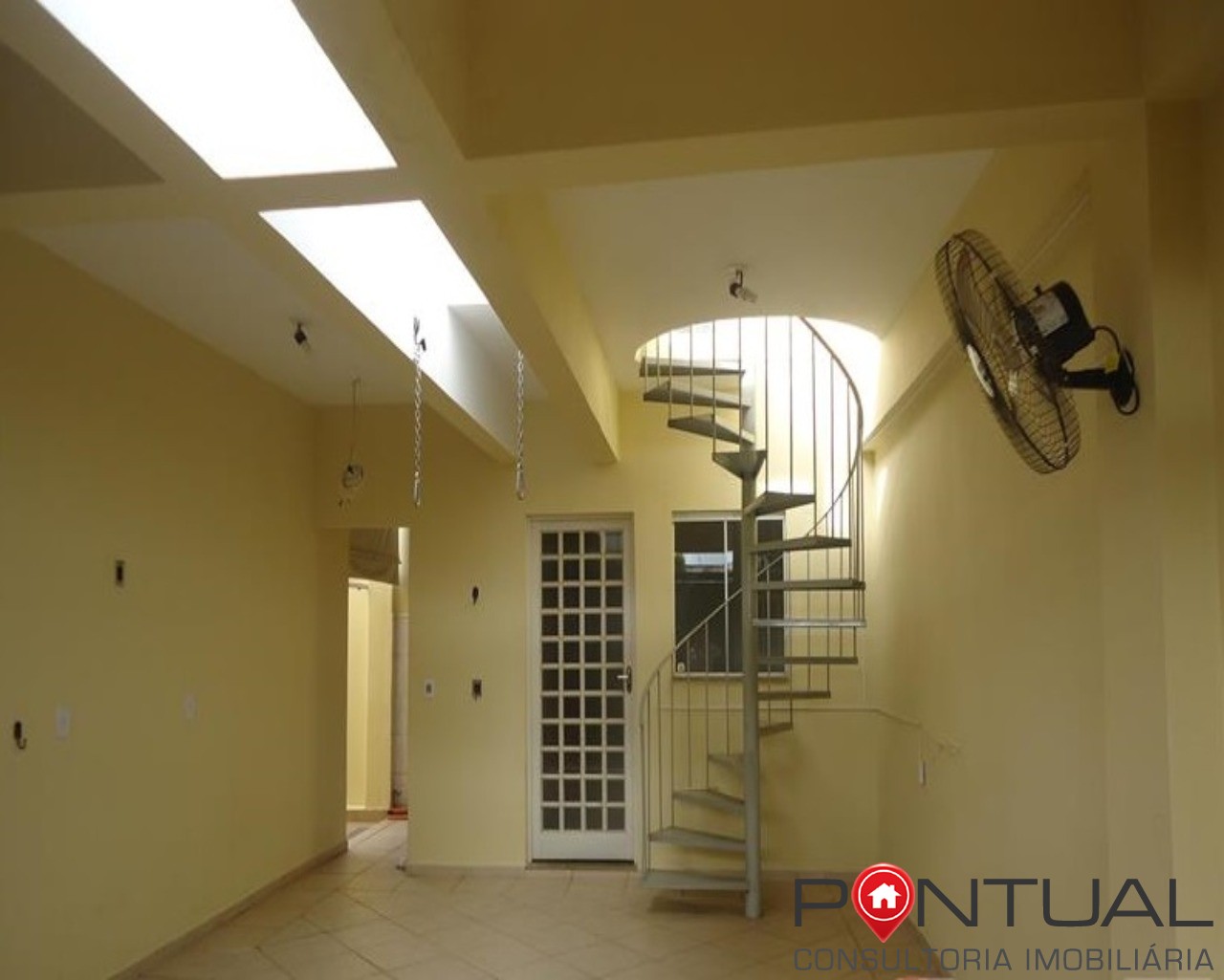 Casa à Venda em Marília no Bairro Jardim Maria Izabel. Venha visitar!