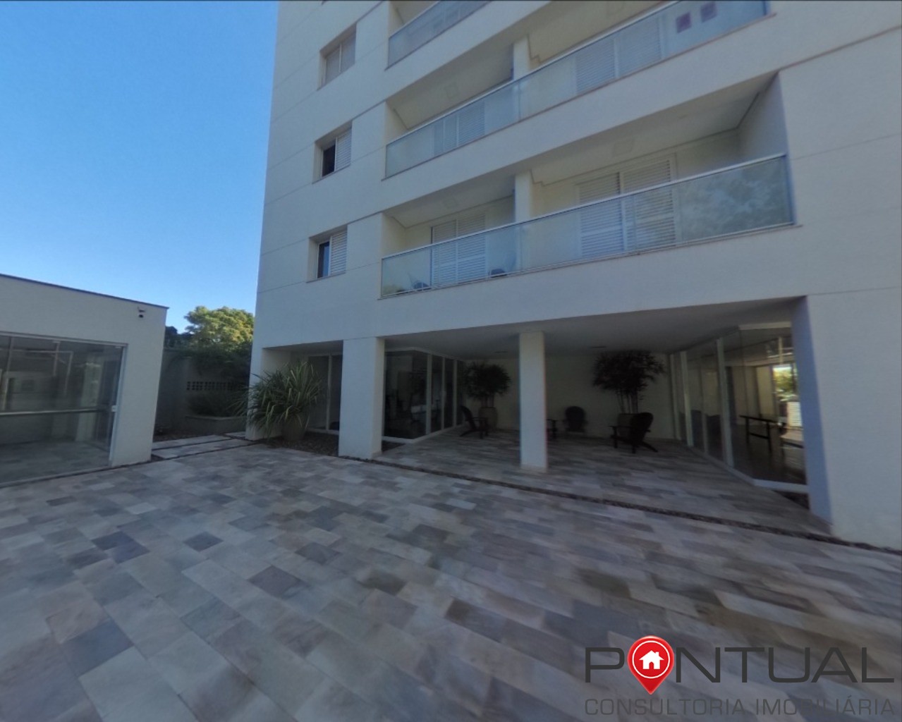 Apartamento à venda Palazzo Esmeralda, 3 suítes perto da Av. Esmeraldas. Faça sua proposta! Pontual Imóveis sua imobiliária em Marília.