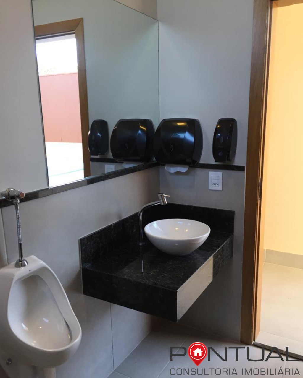 Salão comercial a venda em Marilia com 300m² Distrito Industrial - Agende sua visita! Pontual Imóveis sua imobiliária em Marília