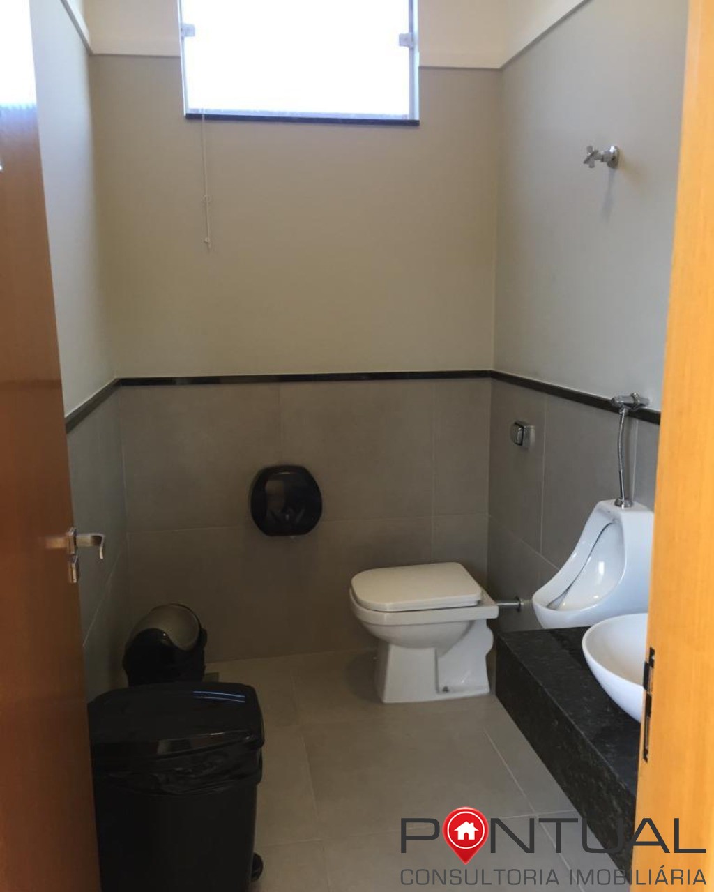 Salão comercial a venda em Marilia com 300m² Distrito Industrial - Agende sua visita! Pontual Imóveis sua imobiliária em Marília