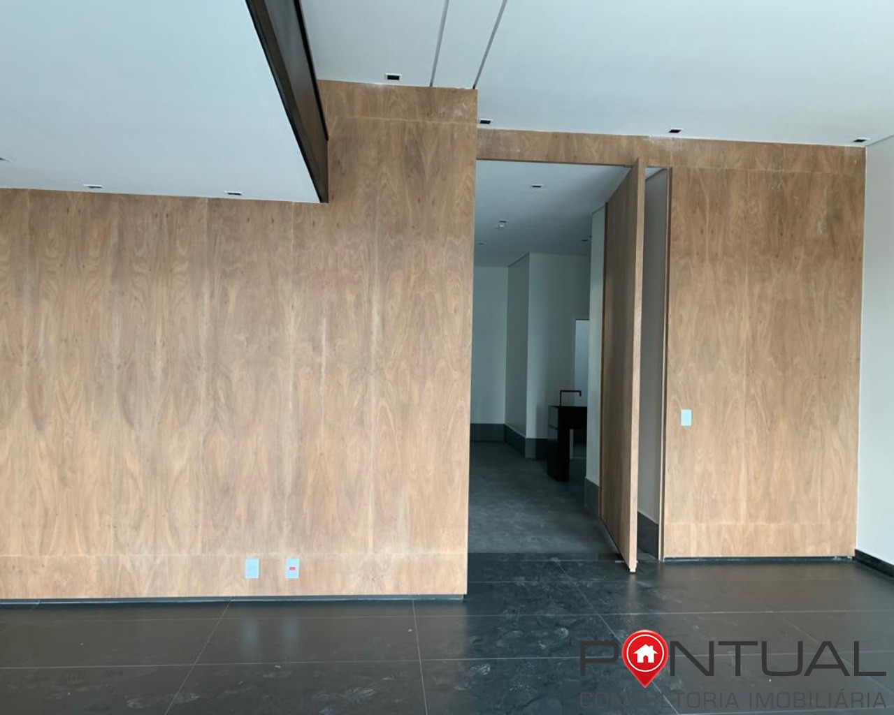Apartamento em Marília com 3 quartos, suíte, 2 vagas, 110m² na Praça Villas Lobos. Agende visita hoje.