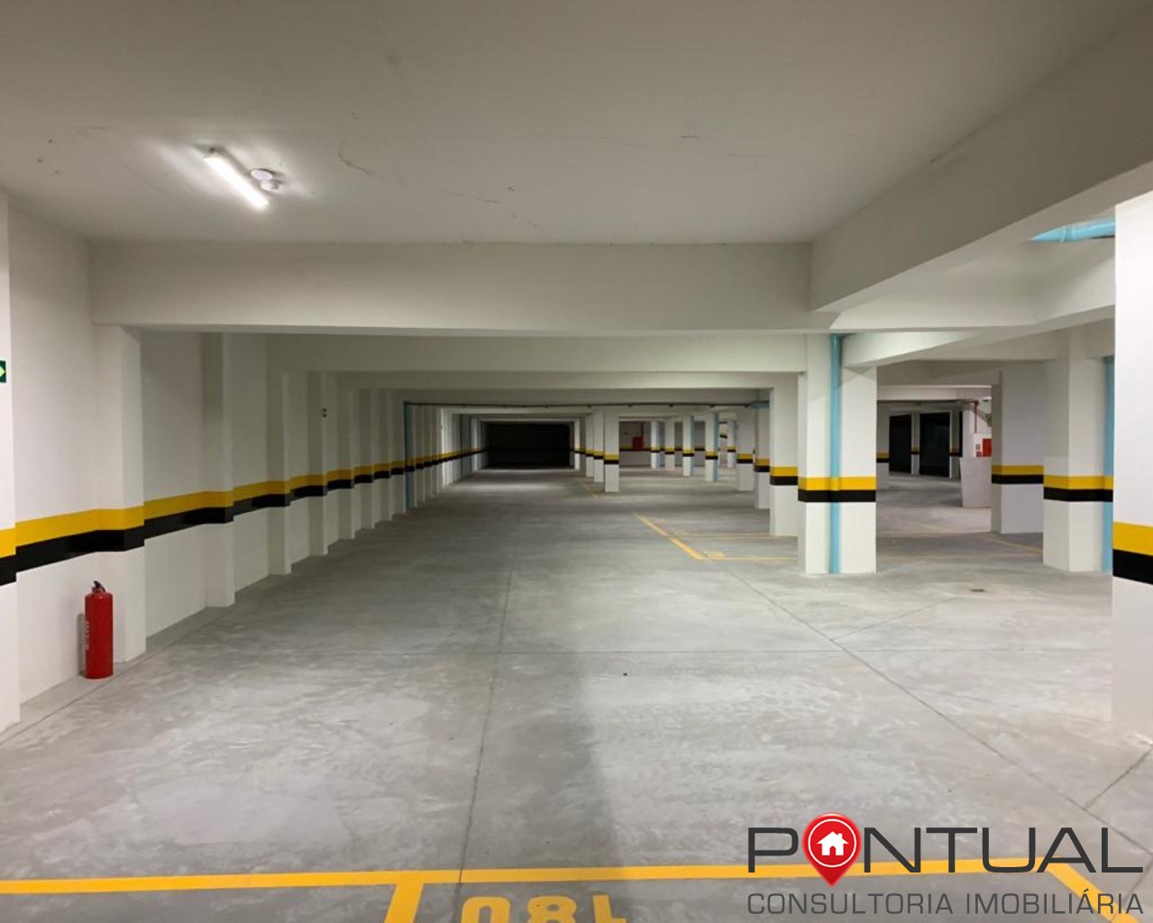 Apartamento em Marília com 3 quartos, suíte, 2 vagas, 110m² na Praça Villas Lobos. Agende visita hoje.