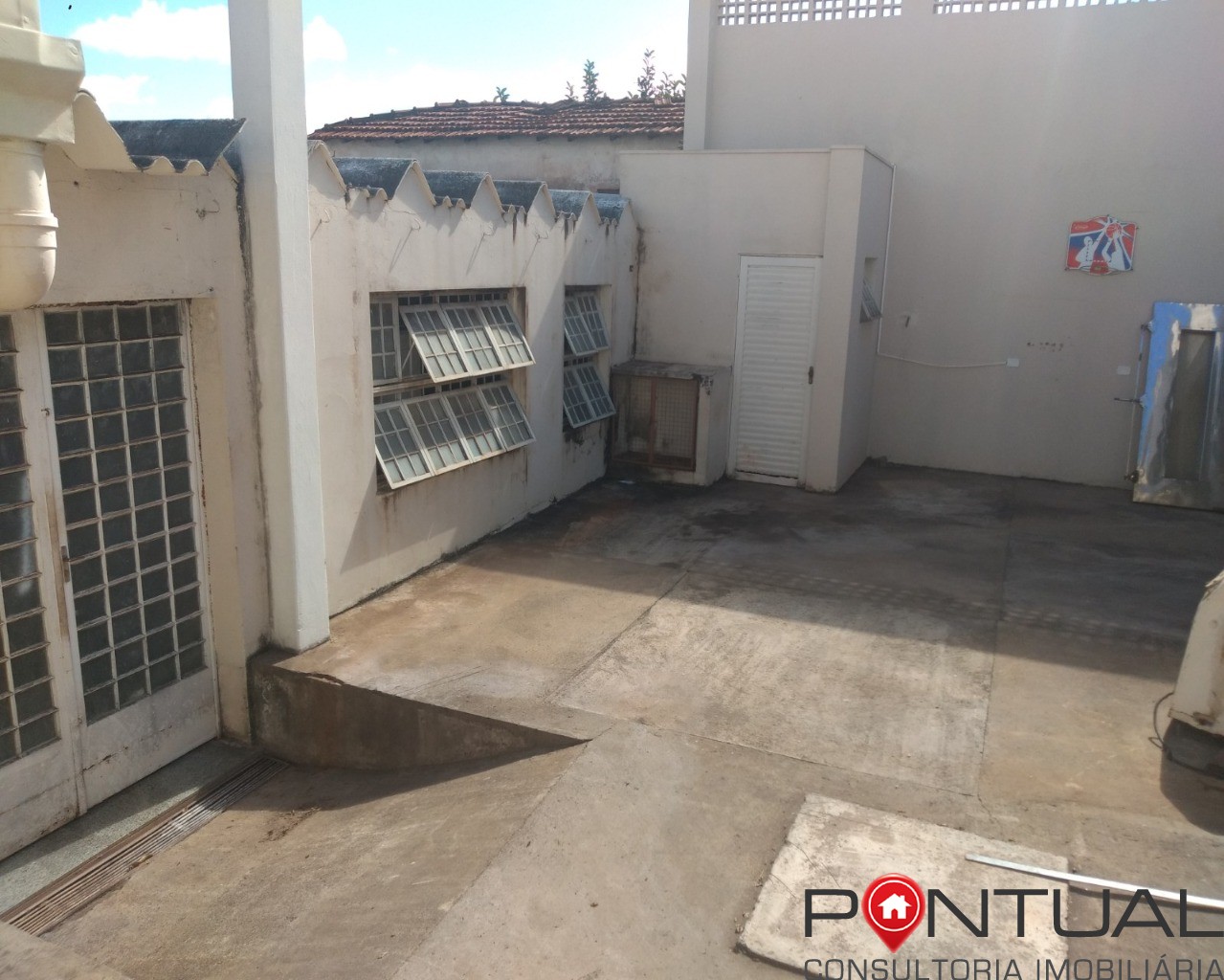 Salão comercial à venda 351m² Alto Cafezal Marília - Agende sua visita! Pontual Imóveis sua imobiliária em Marília