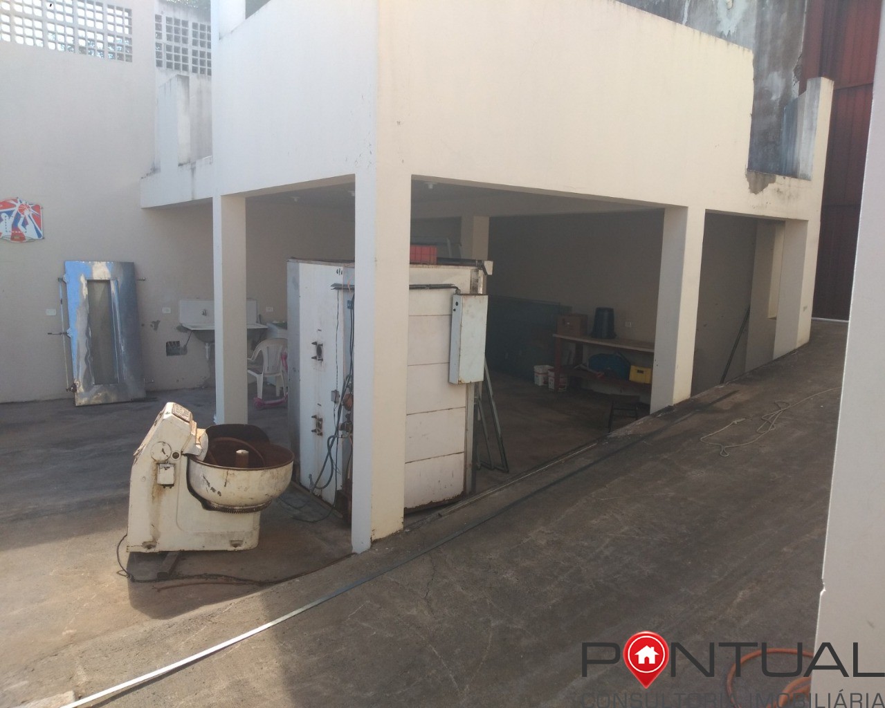 Salão comercial à venda 351m² Alto Cafezal Marília - Agende sua visita! Pontual Imóveis sua imobiliária em Marília