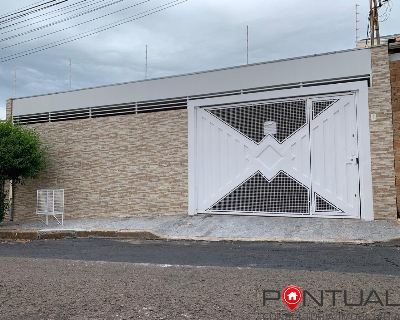 Excelente residência à venda e disponível para alugar no bai