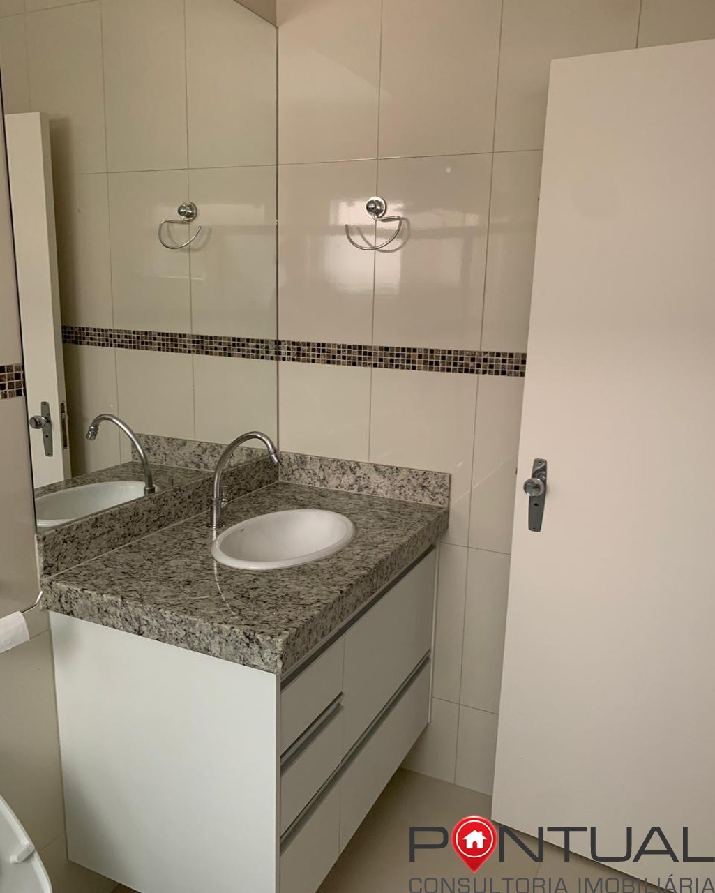 Excelente residência à venda e disponível para alugar no bai
