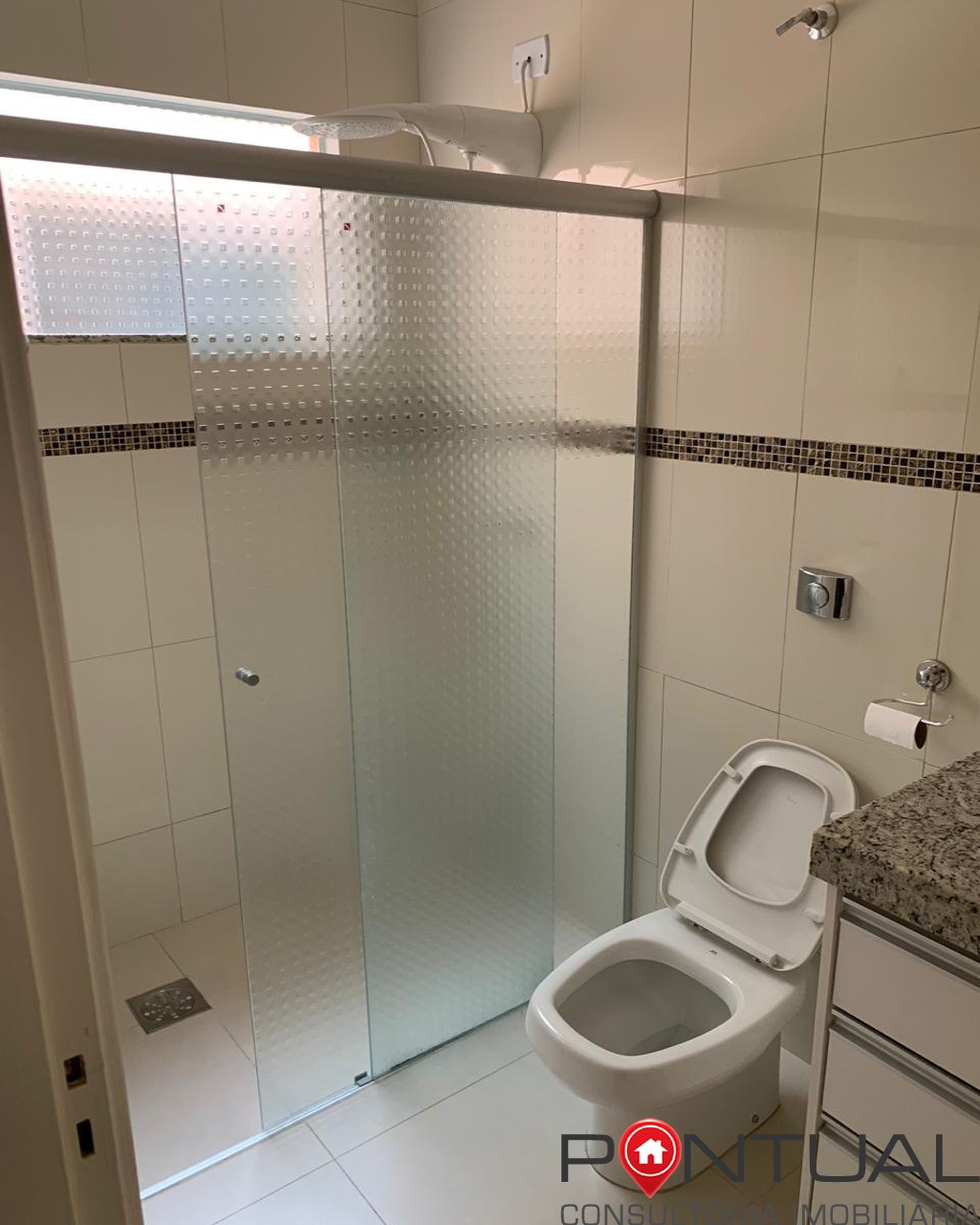 Excelente residência à venda e disponível para alugar no bai