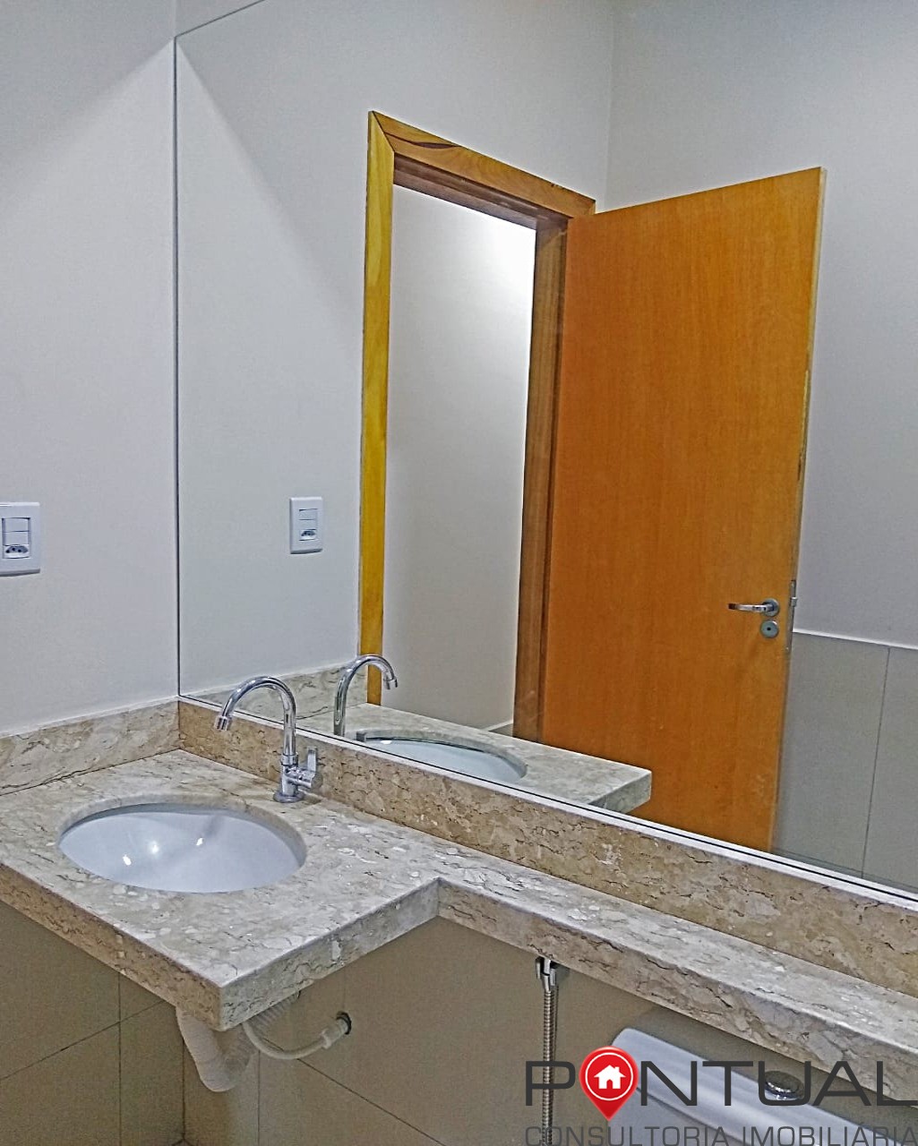 Casa Nova à Venda no Bairro Jardim Santa Antonieta em Marília. Venha visitar!