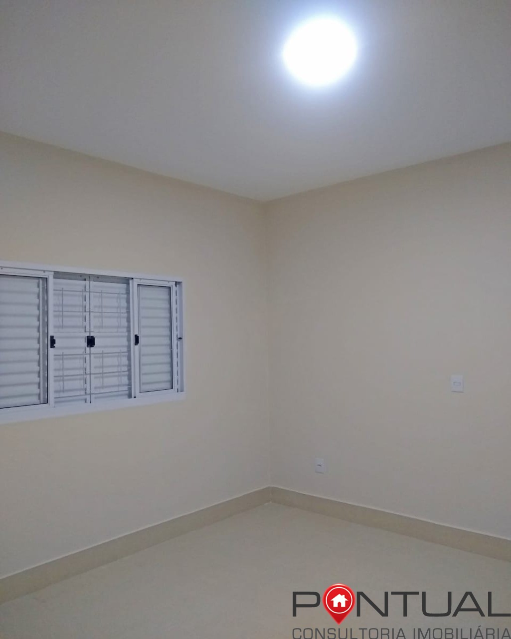 Casa Nova à Venda no Bairro Jardim Santa Antonieta em Marília. Venha visitar!