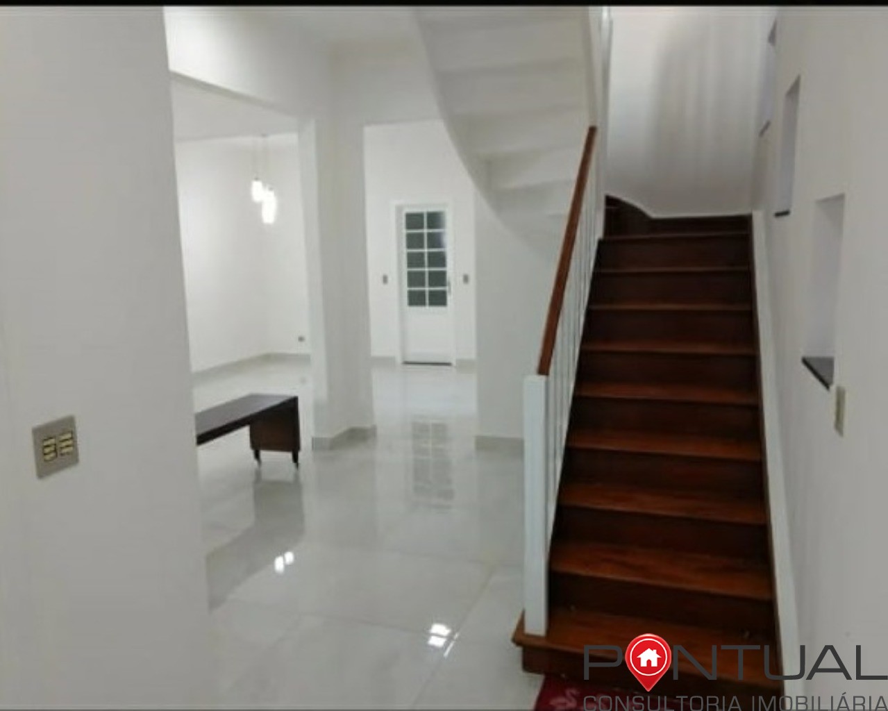 Belíssima Casa de Alto Padrão à Venda em SP