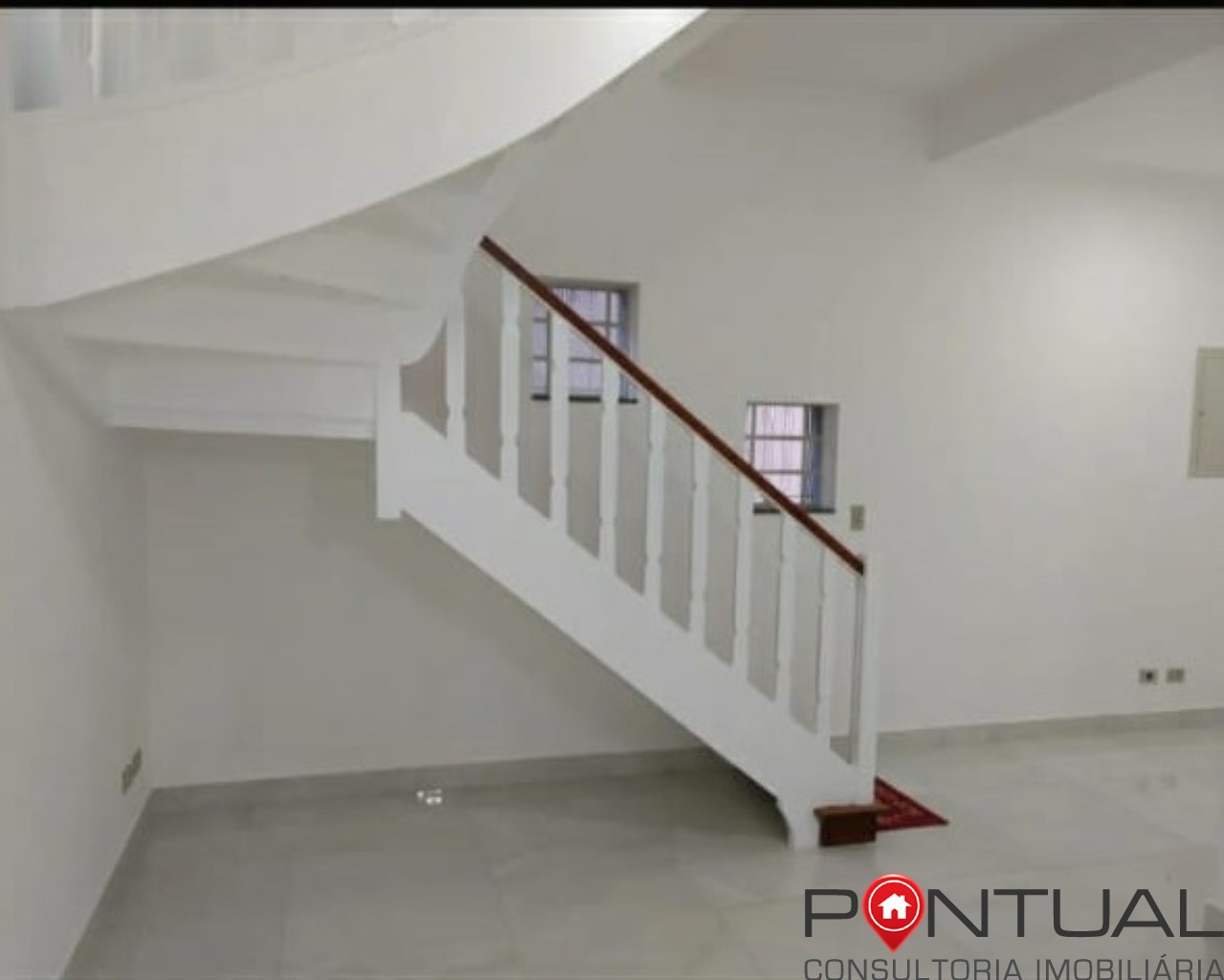 Belíssima Casa de Alto Padrão à Venda em SP