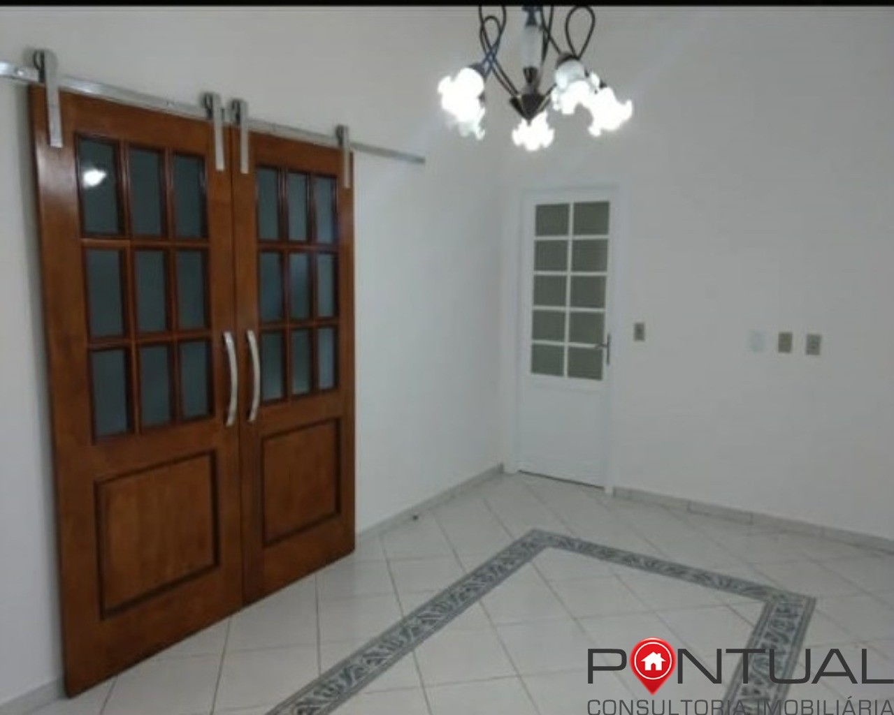 Belíssima Casa de Alto Padrão à Venda em SP