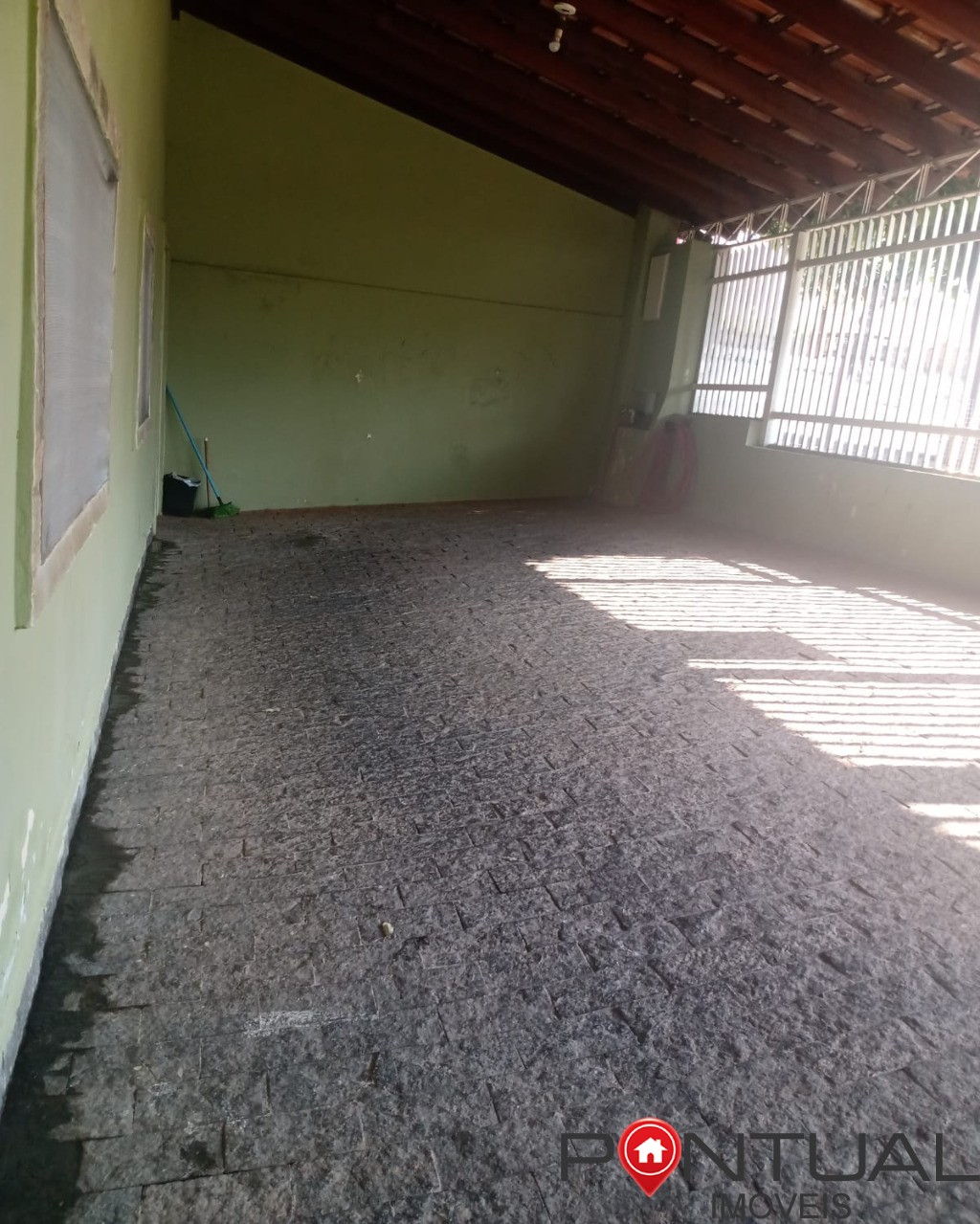 Casa à venda em Marília no bairro Palmital. Venha Visitar!