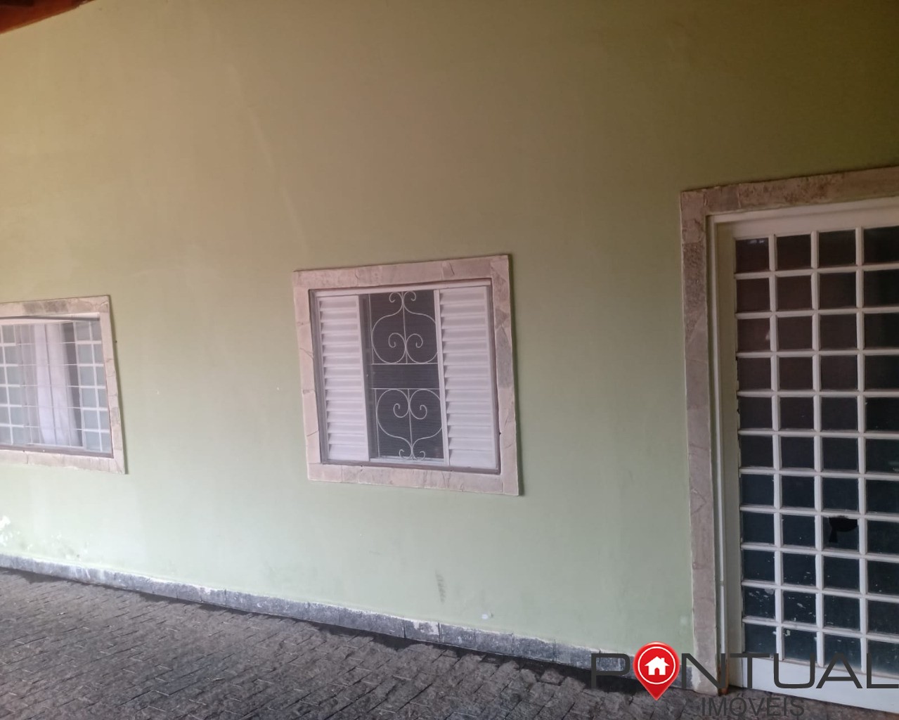 Casa à venda em Marília no bairro Palmital. Venha Visitar!