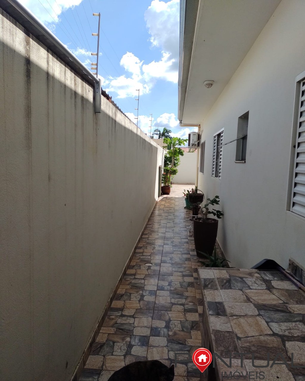 Casa à venda em marília no bairro jardim morumbi. Agende uma