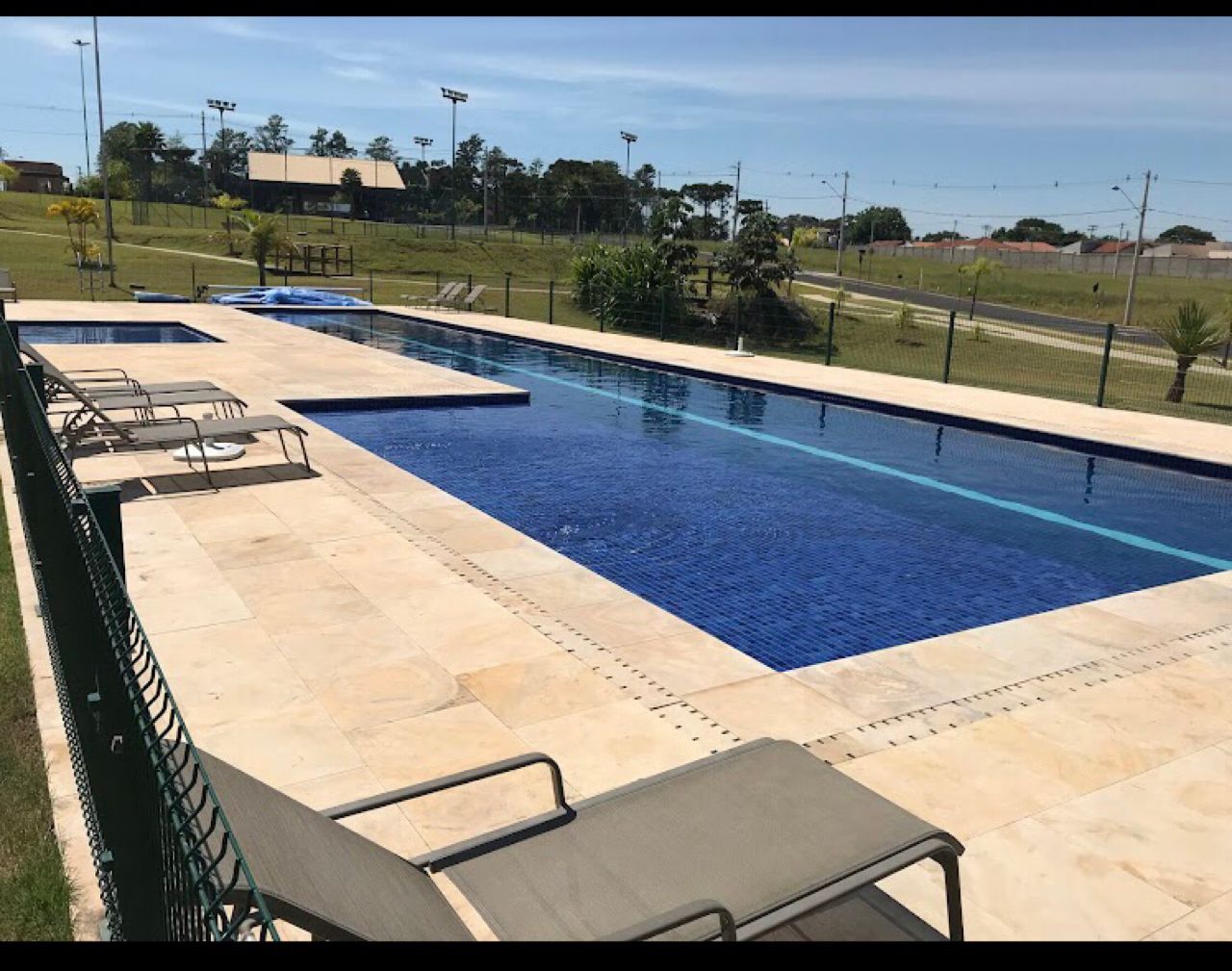 Terreno à venda condomínio village damha marília