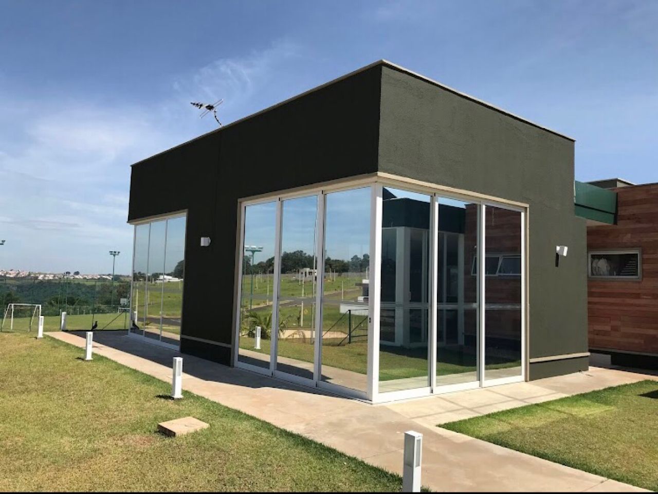 Terreno à venda condomínio village damha marília
