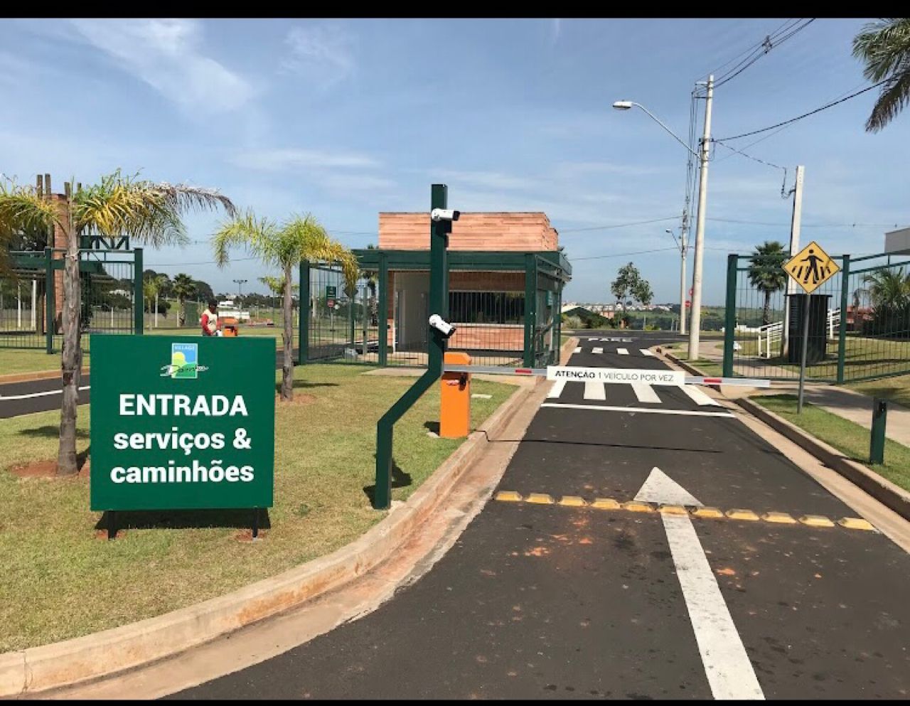 Terreno à venda condomínio village damha marília