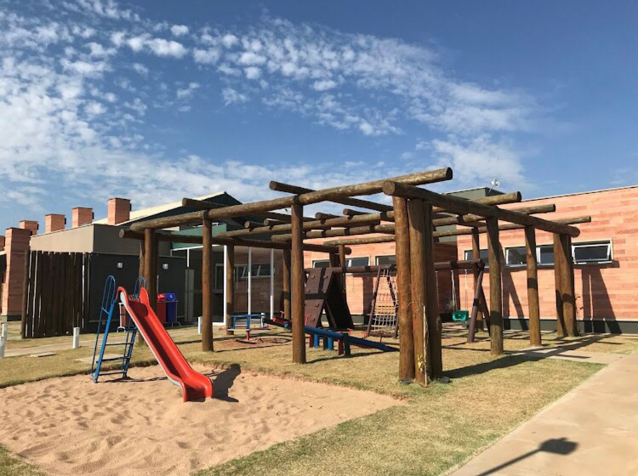 Terreno à venda condomínio village damha marília