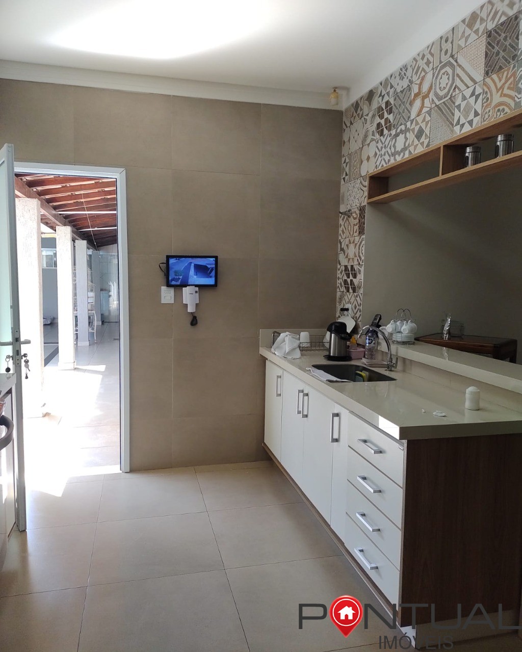 Casa com piscina b. Sasazaki ? casas a venda em marília pont