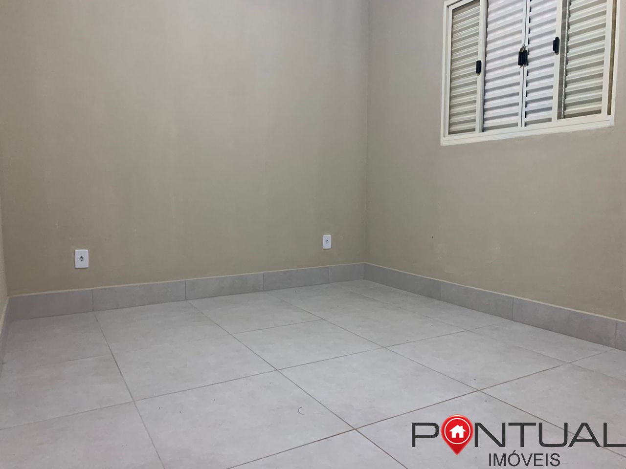 Casa para locação no bairro armando mascaro