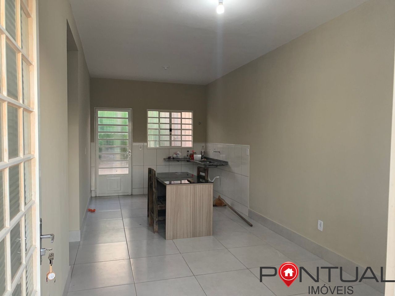 Casa para locação no bairro armando mascaro