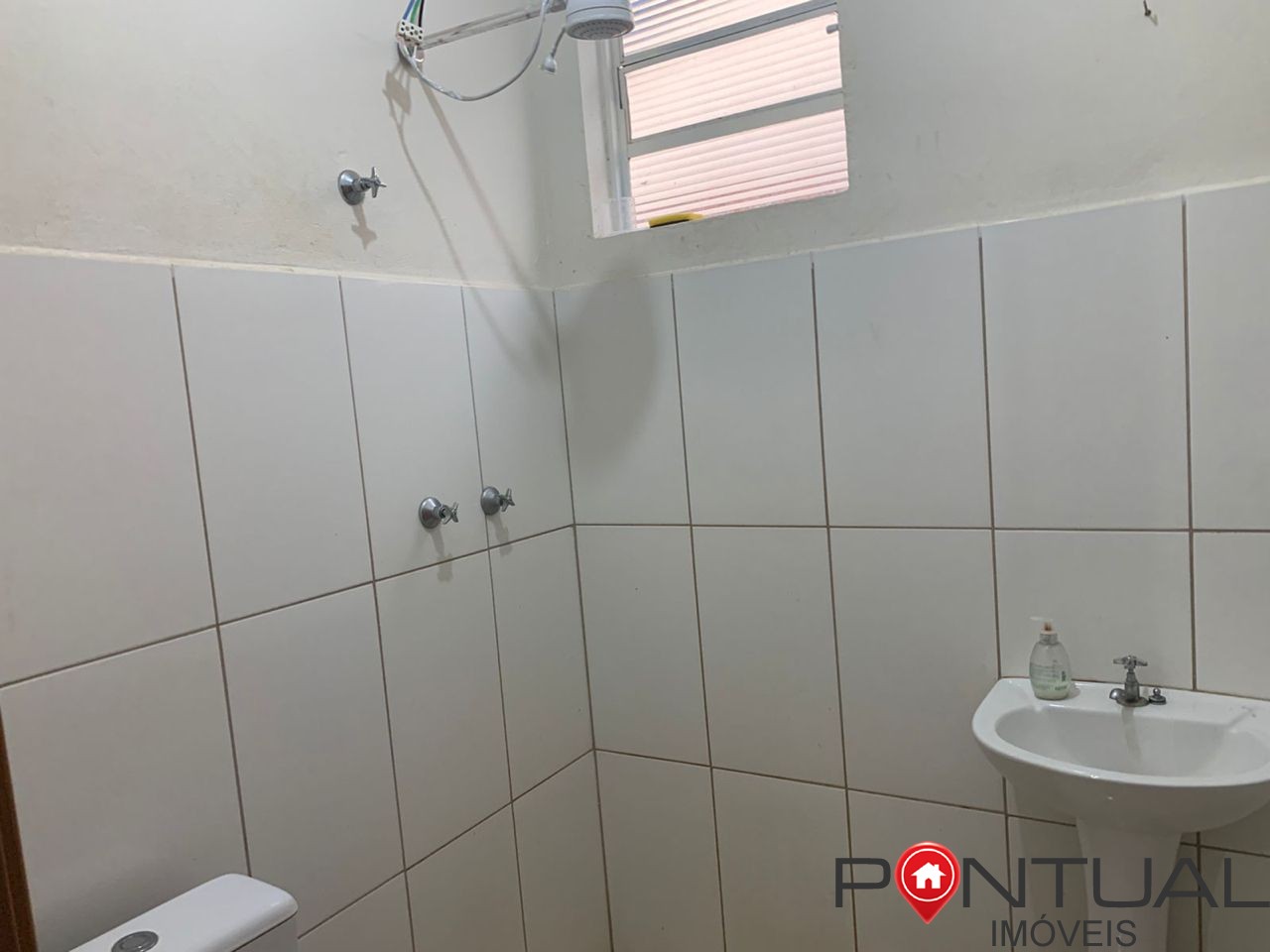 Casa para locação no bairro armando mascaro