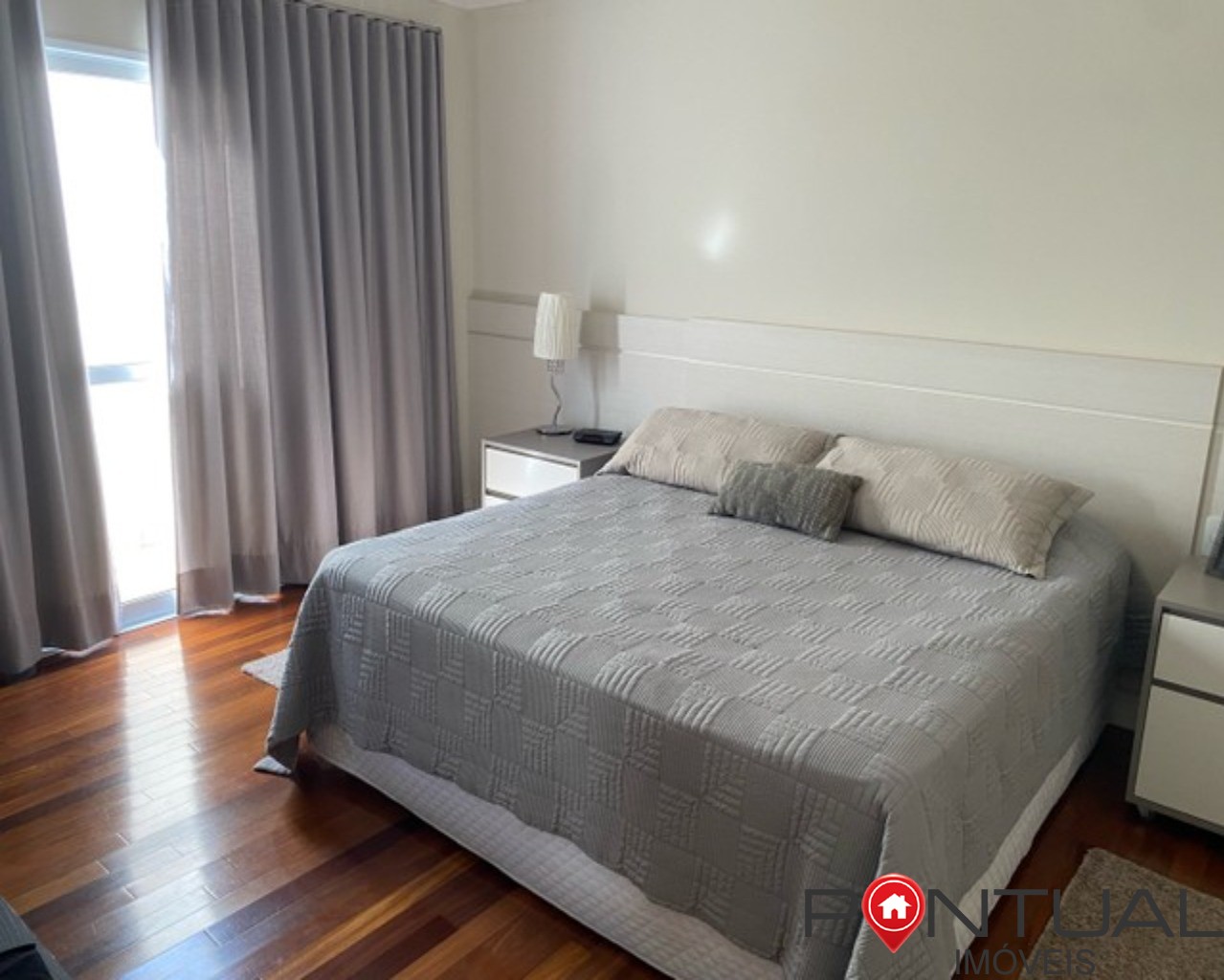 Casa em condomínio de luxo no Jardim Tropical, Marília-SP: 3 quartos, 3 suítes, 2 salas, 5 banheiros, 400m² de área. Aproveite!