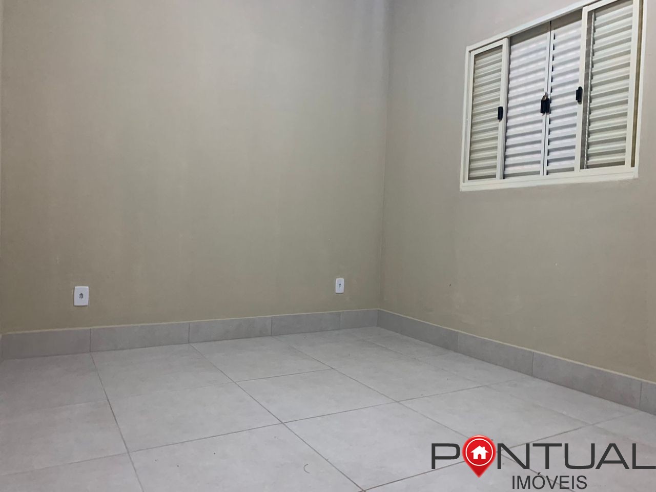 Casa para locação no bairro armando mascaro