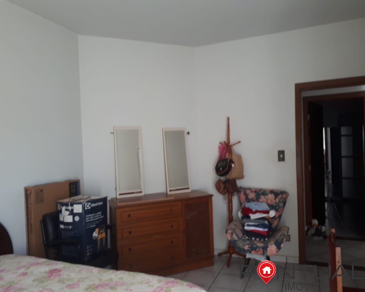 Imperdível casa à venda em Marília-SP, Parque São Jorge: 3 quartos, 1 suíte, 1 sala, 180m²!