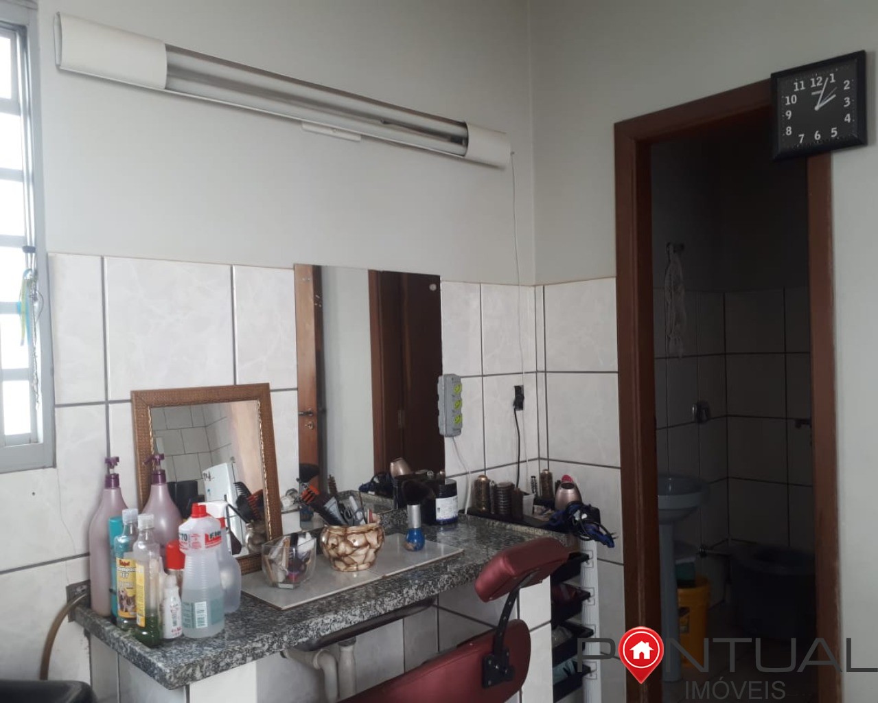 Imperdível casa à venda em Marília-SP, Parque São Jorge: 3 quartos, 1 suíte, 1 sala, 180m²!