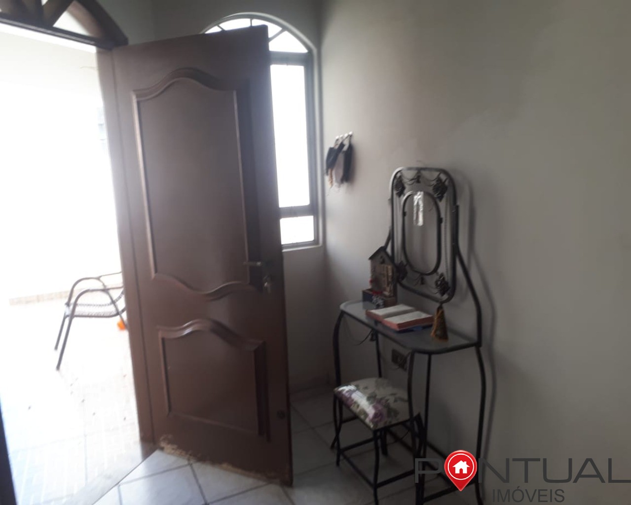 Imperdível casa à venda em Marília-SP, Parque São Jorge: 3 quartos, 1 suíte, 1 sala, 180m²!