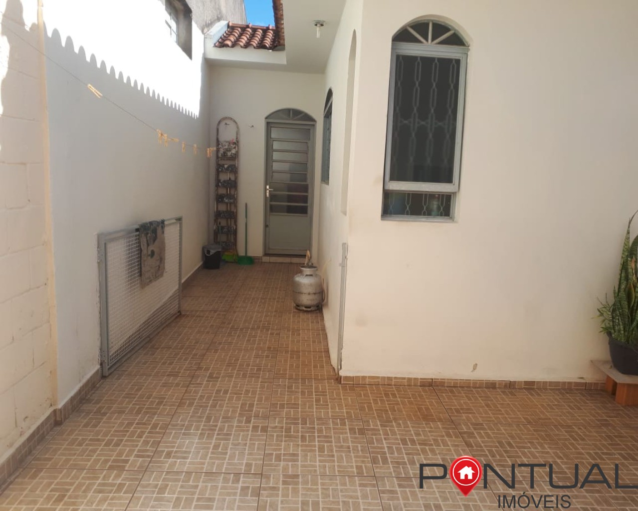 Imperdível casa à venda em Marília-SP, Parque São Jorge: 3 quartos, 1 suíte, 1 sala, 180m²!