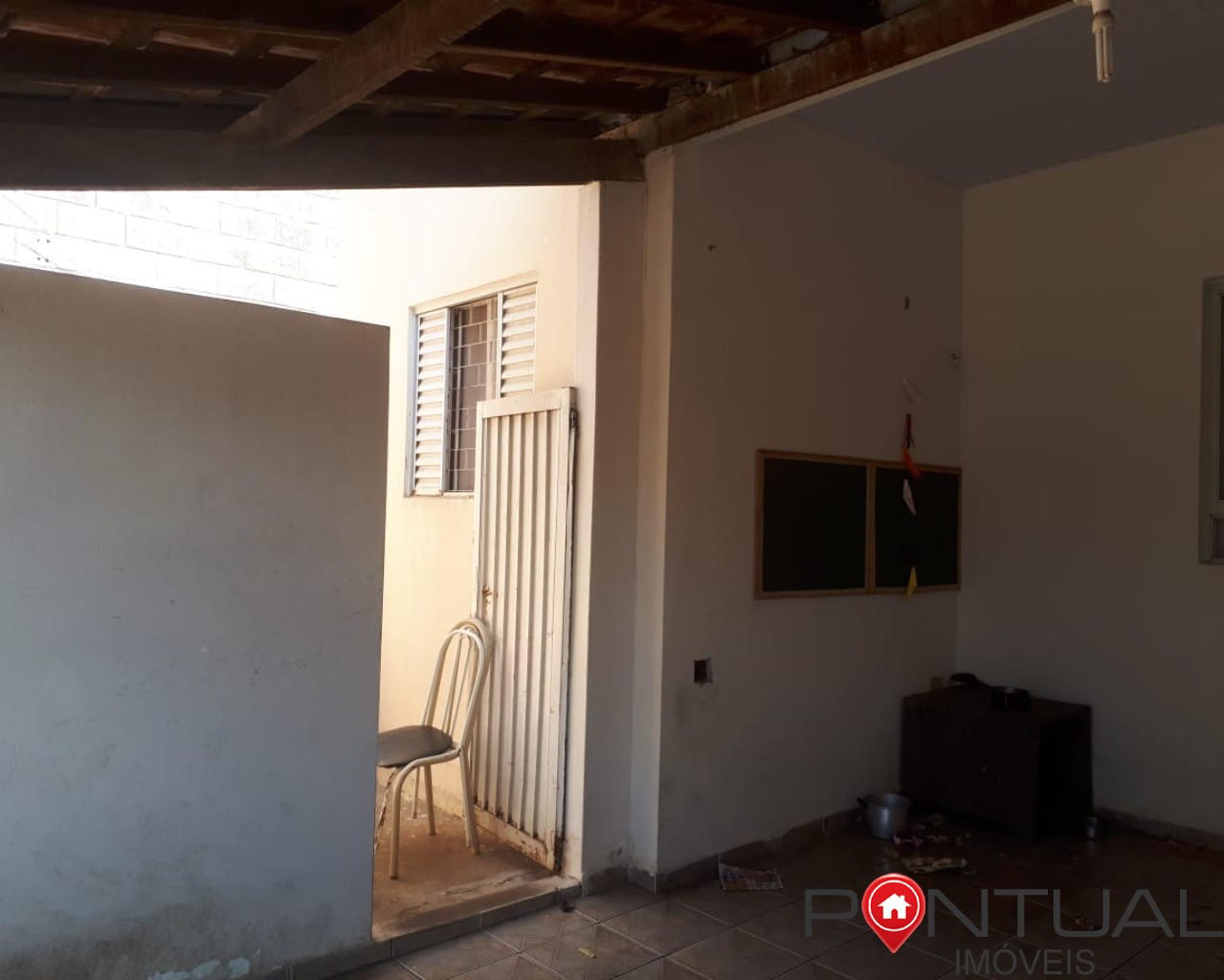 Imperdível casa à venda em Marília-SP, Parque São Jorge: 3 quartos, 1 suíte, 1 sala, 180m²!