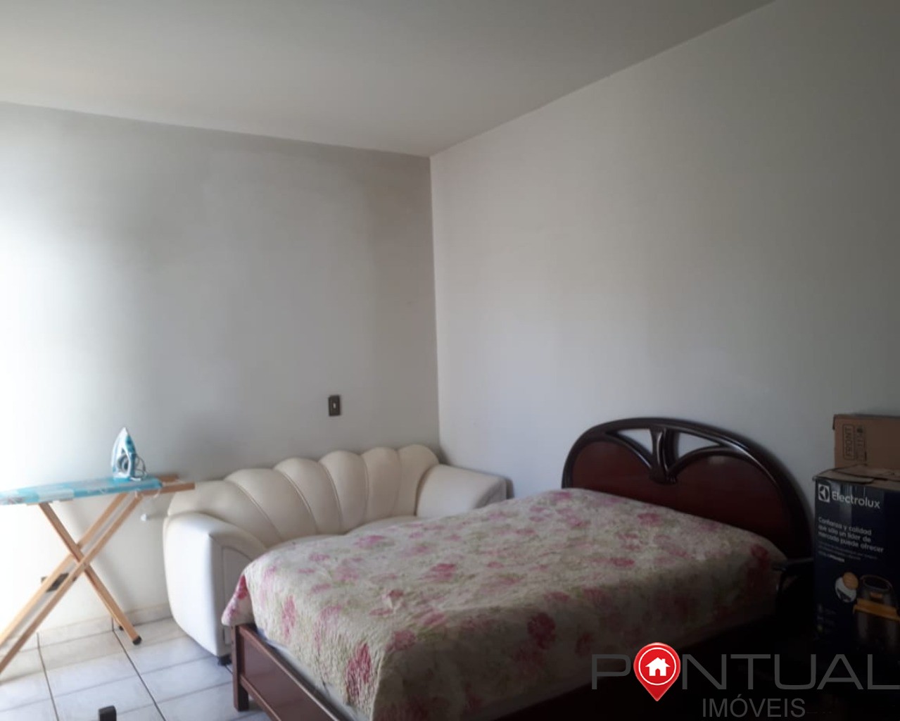 Imperdível casa à venda em Marília-SP, Parque São Jorge: 3 quartos, 1 suíte, 1 sala, 180m²!