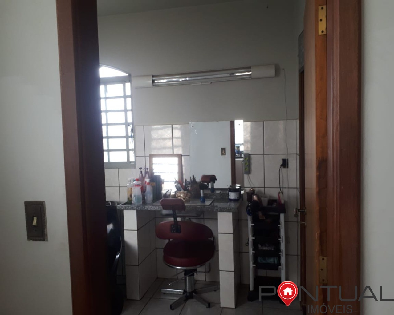 Imperdível casa à venda em Marília-SP, Parque São Jorge: 3 quartos, 1 suíte, 1 sala, 180m²!