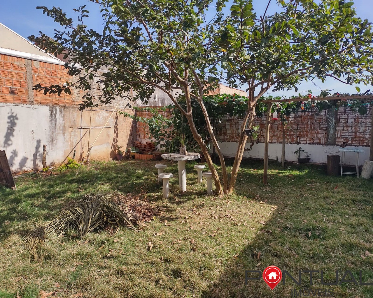 Casa à venda em Marília no bairro Palmital. Visite!