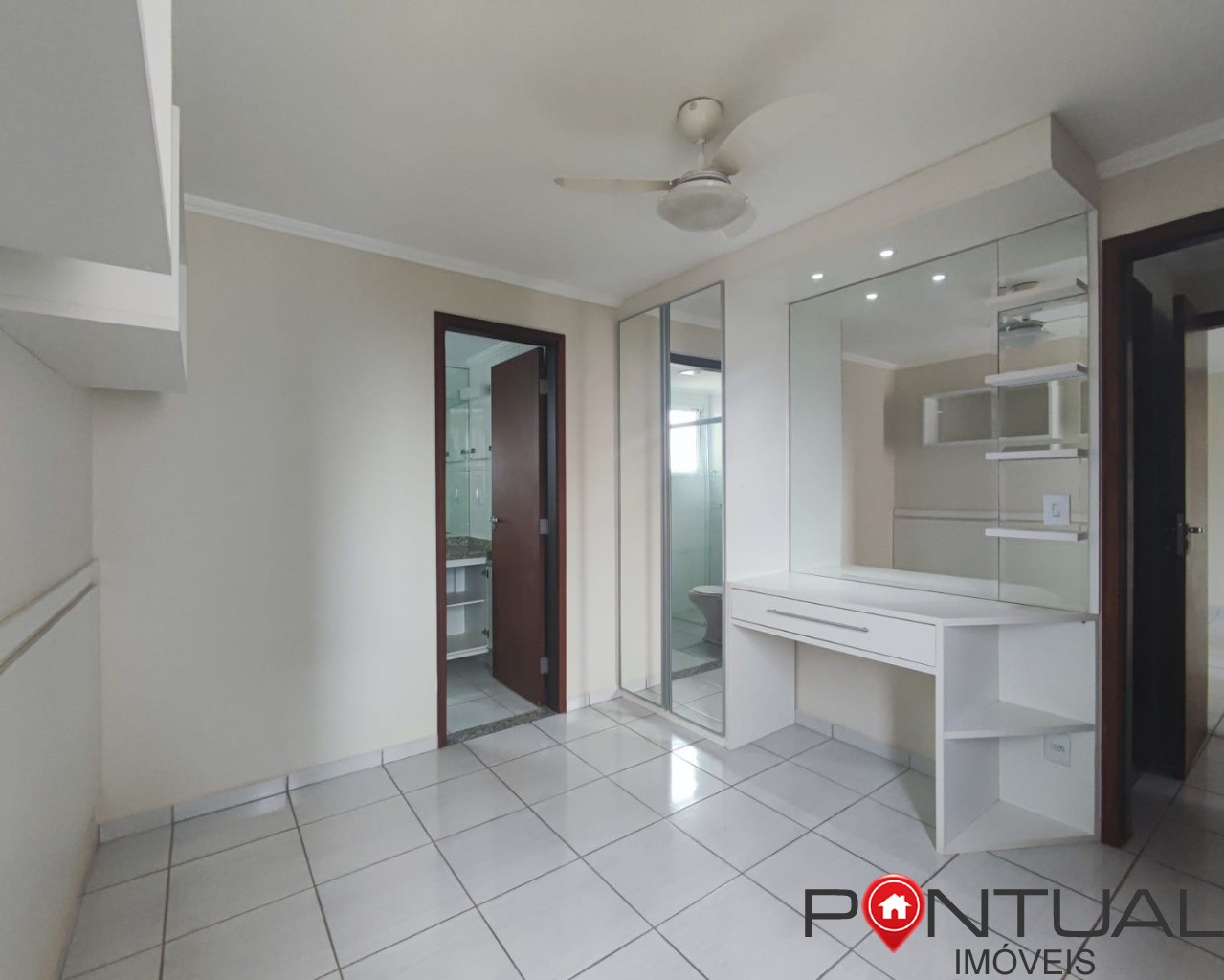 Apartamento 2 suítes venda em Marília no Edifício Manhattan Barbosa R$ 440.000 - Aceita negociação - Pontual Imóveis sua imobiliária em Marília