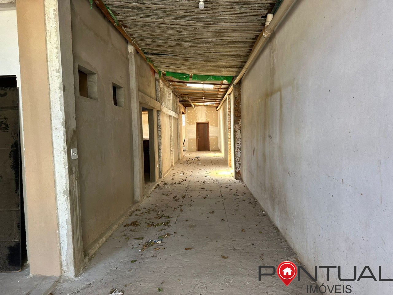 Salão Comercial à Venda em Marília-SP, Bairro Marília: 3 Salas, 3 Banheiros, 300m² de Área. Visie com a Pontual Imóveis, sua imobiliáaria em Marília