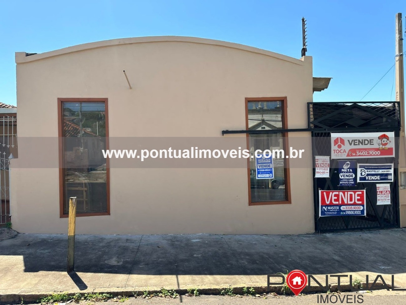 Salão Comercial à Venda em Marília-SP, Bairro Marília: 3 Salas, 3 Banheiros, 300m² de Área. Visie com a Pontual Imóveis, sua imobiliáaria em Marília